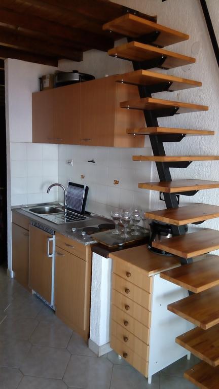 4 Roses Apartment Равни Экстерьер фото